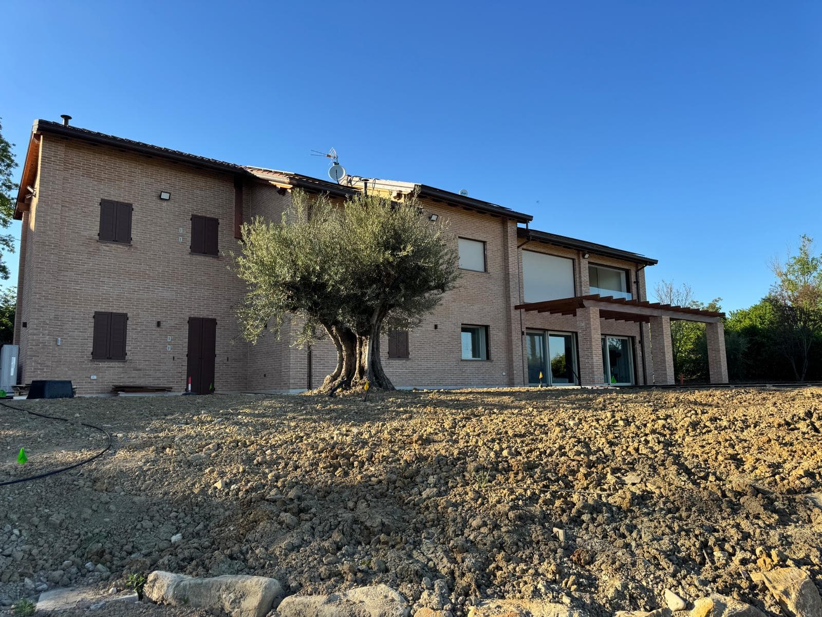 Casa rurale con pergolato · vista 2