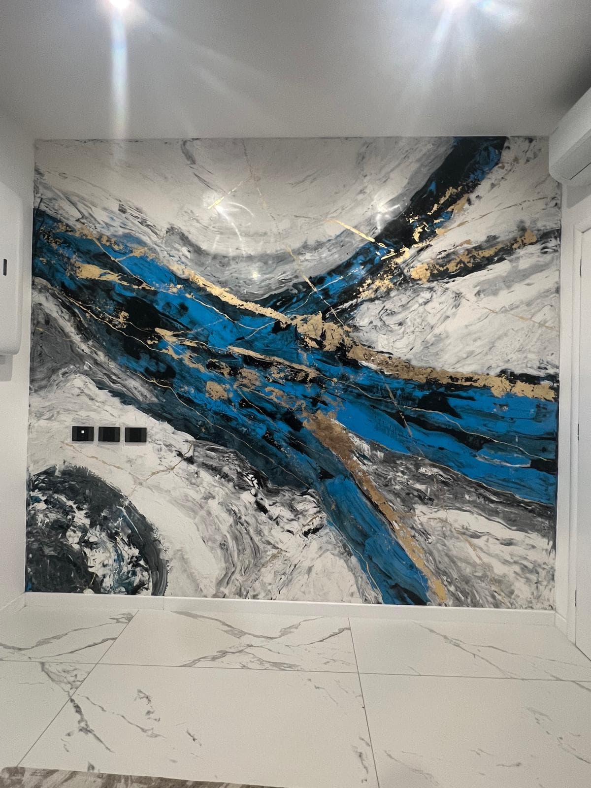 Foyer in marmo Sodalite