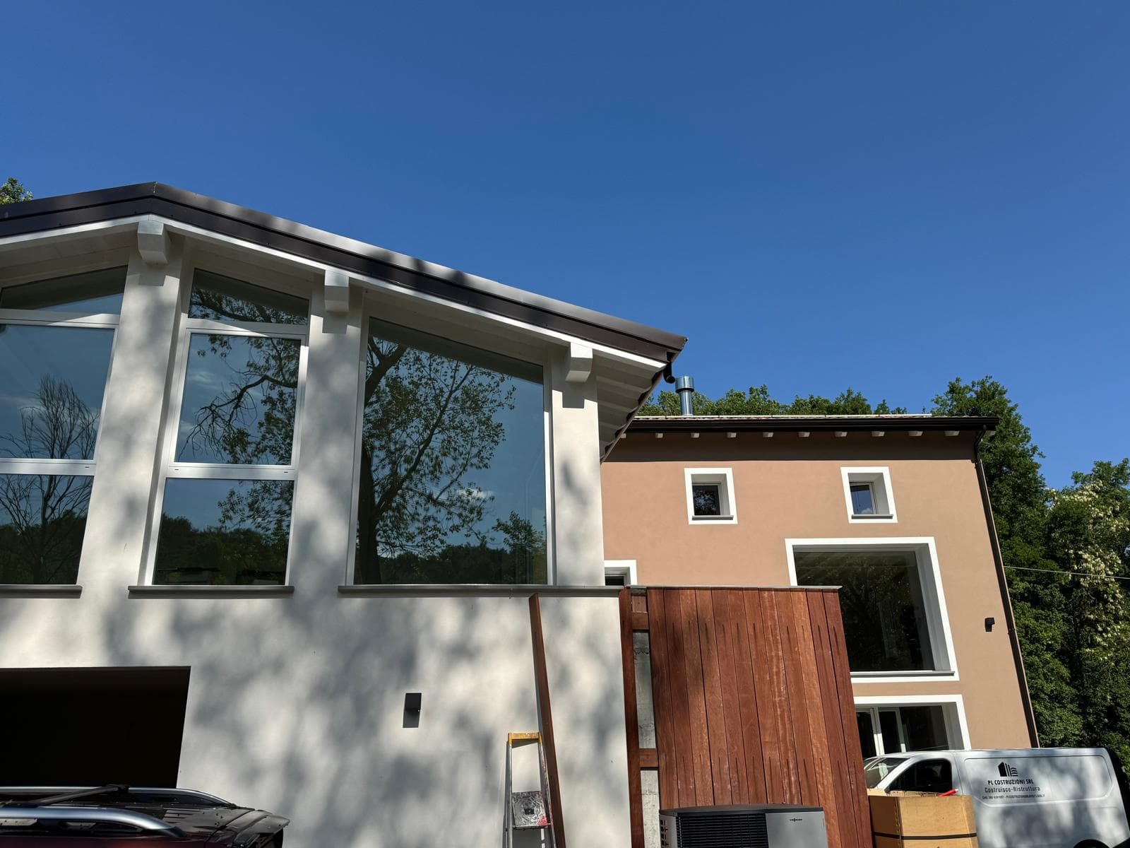 Villa moderna con vetrate · vista 2