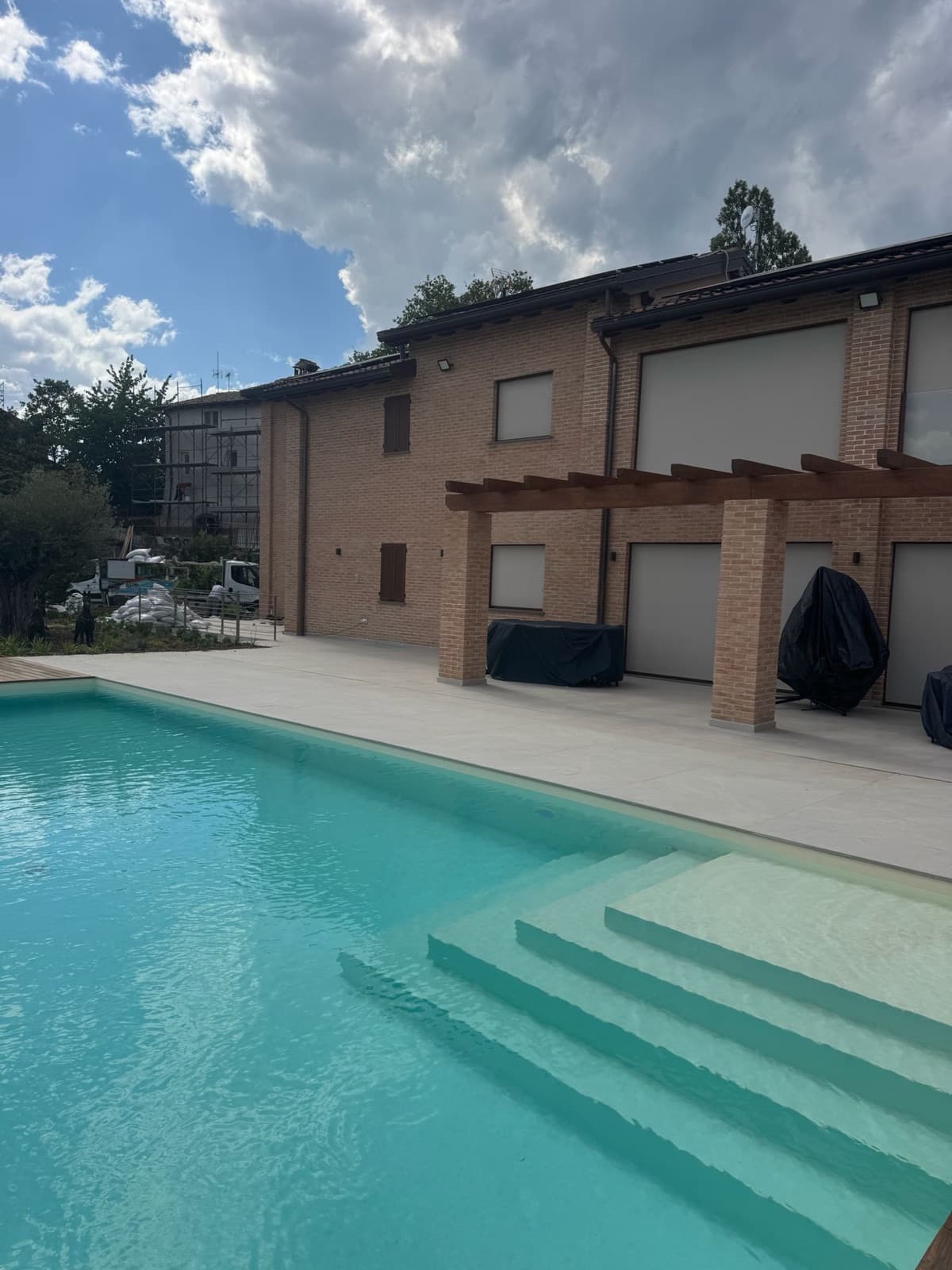 Casa rurale con pergolato · vista 2